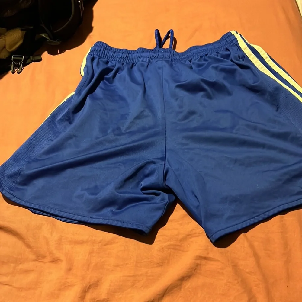 Adidas size s - Picture 2 of 3